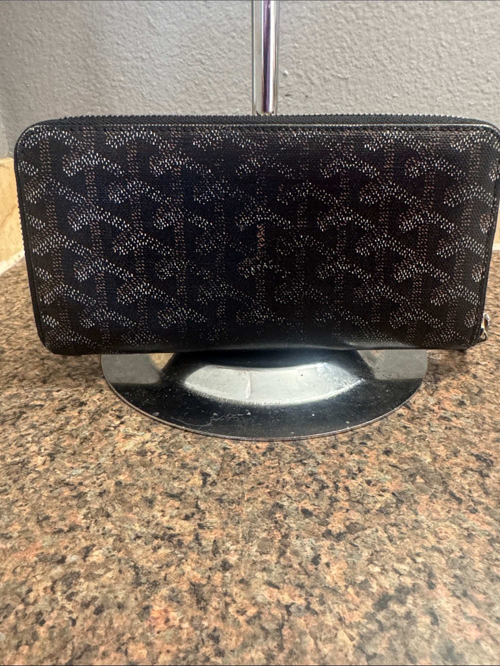 Goyard Matignon GM Zip Around Wallet with/COA and orig care cards AUTHENTIC✅ - Picture 2 of 14